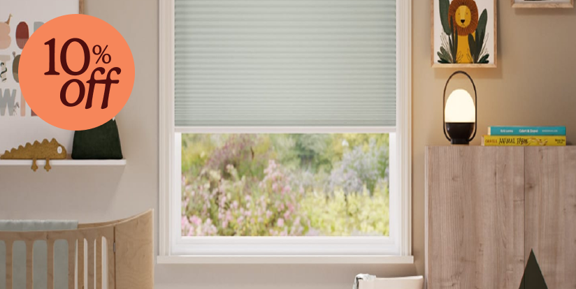 Pleated blackout blinds